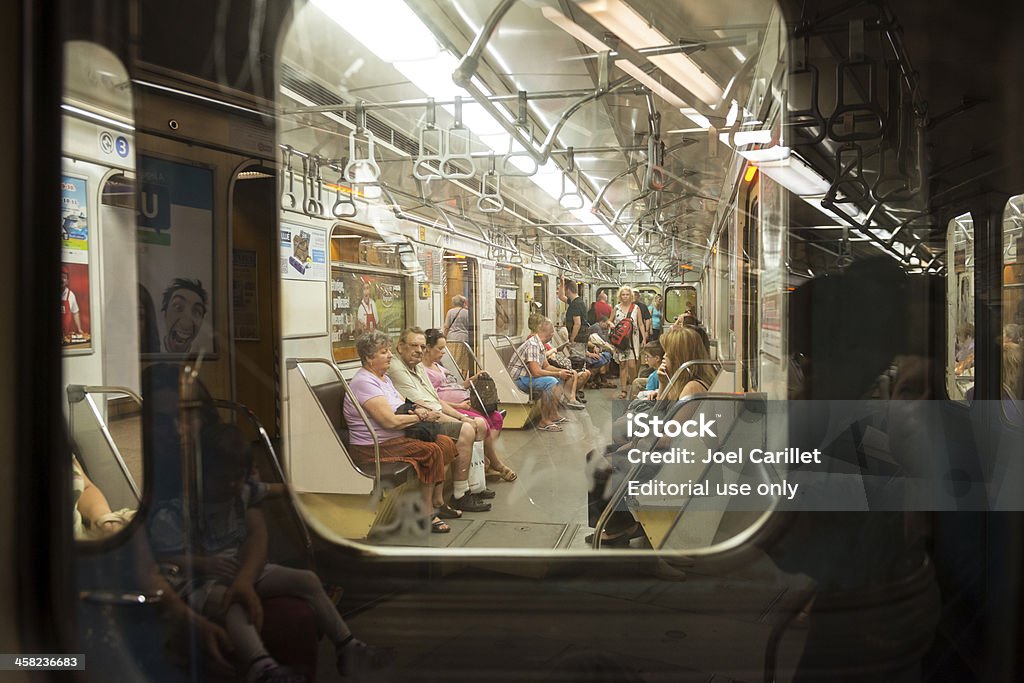 Budapeste metro e passageiros - Royalty-free Adulto Foto de stock