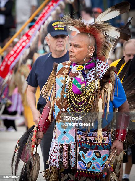 Native American Ветеран Войны — стоковые фотографии и другие картинки Аборигенная культура - Аборигенная культура, Американская культура, Вертикальный