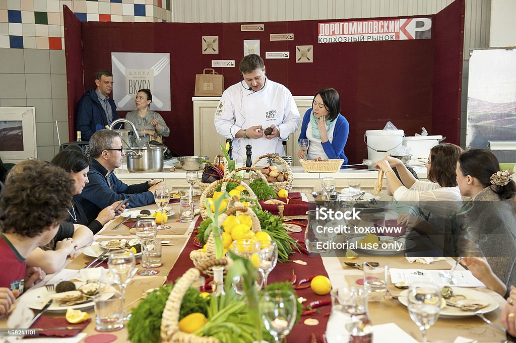 Cours de cuisine «Taste leçon numéro 5: De fruits de mer. - Photo de Adulte libre de droits