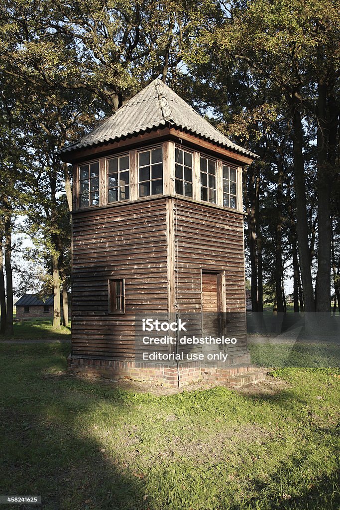 Torre de Relógio de madeira velha, Auschwitz - Foto de stock de Antigo royalty-free