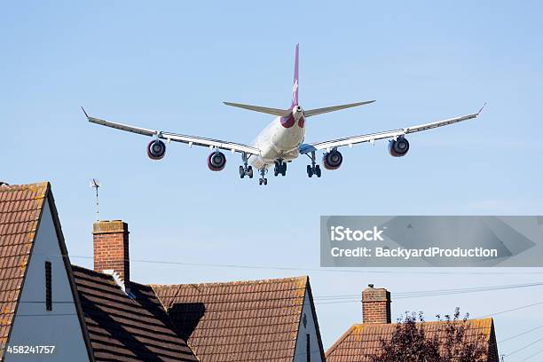 에어버스 A340 버진아틀란틱 싣고 At 히드로발 비행기에 대한 스톡 사진 및 기타 이미지 - 비행기, 소음, 집