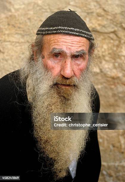 Alte Jüdische Mann Mit Langem Bart Stockfoto und mehr Bilder von Alter Erwachsener - Alter Erwachsener, Beten, Erwachsene Person