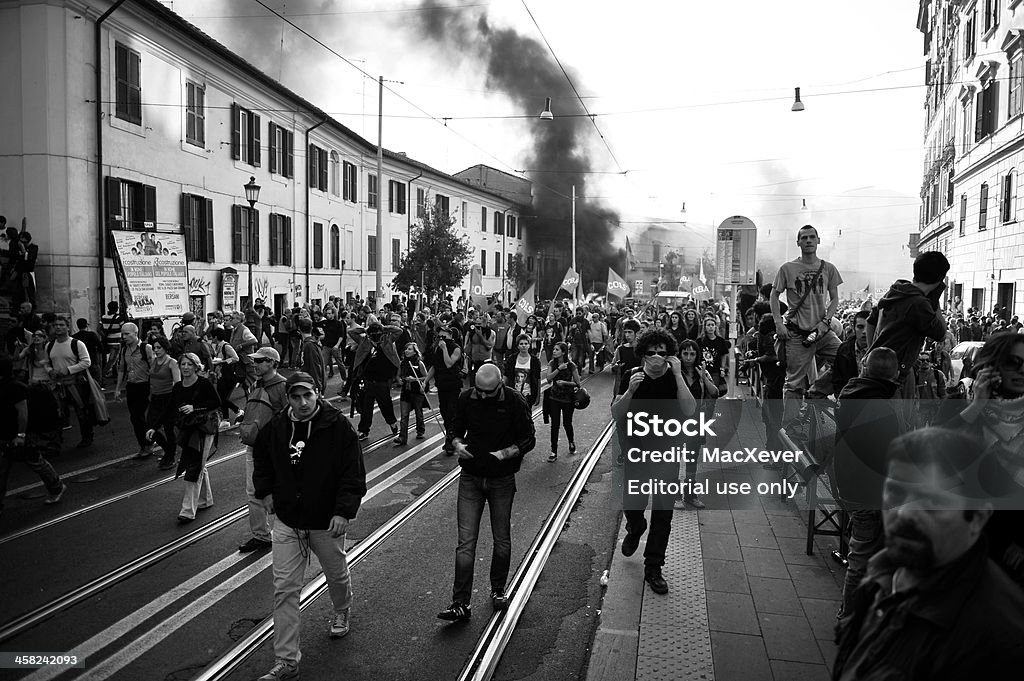 Fuoco vandalici, danni - Foto stock royalty-free di Dimostrazione di protesta