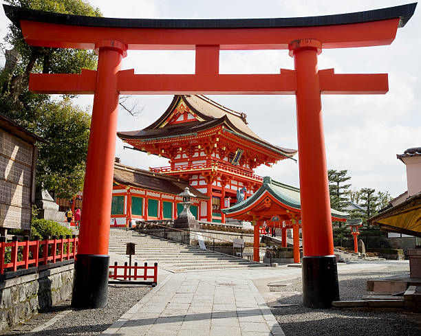 fushimi inari kasuga kyoto, japonia sinto shrine - fox network zdjęcia i obrazy z banku zdjęć