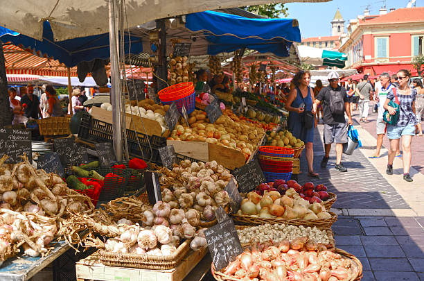 mercado de agricultores en niza - agricultural fair farmers market squash market fotografías e imágenes de stock