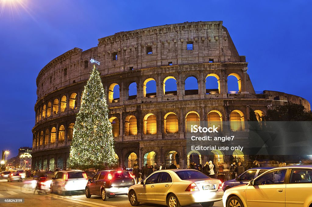 Árbol de Navidad en Coliseum en la noche - Foto de stock de Navidad libre de derechos