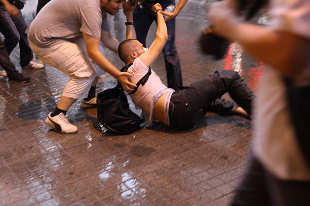 taksim 차지 - recep tayyip erdogan activist event gezi 뉴스 사진 이미지