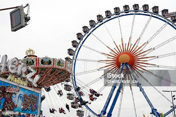 Carousel - zdjęcia stockowe i więcej obrazów Atmosfera - Wydarzenia - Atmosfera - Wydarzenia, Atrakcja w wesołym miasteczku, Bawaria