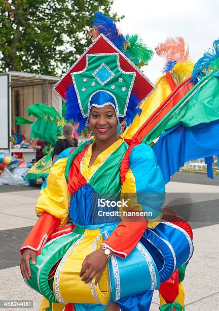 Foto de Vestidos De Mulher e mais fotos de stock de Adulto - Adulto, Bailarina, Carnaval - Evento de comemoração