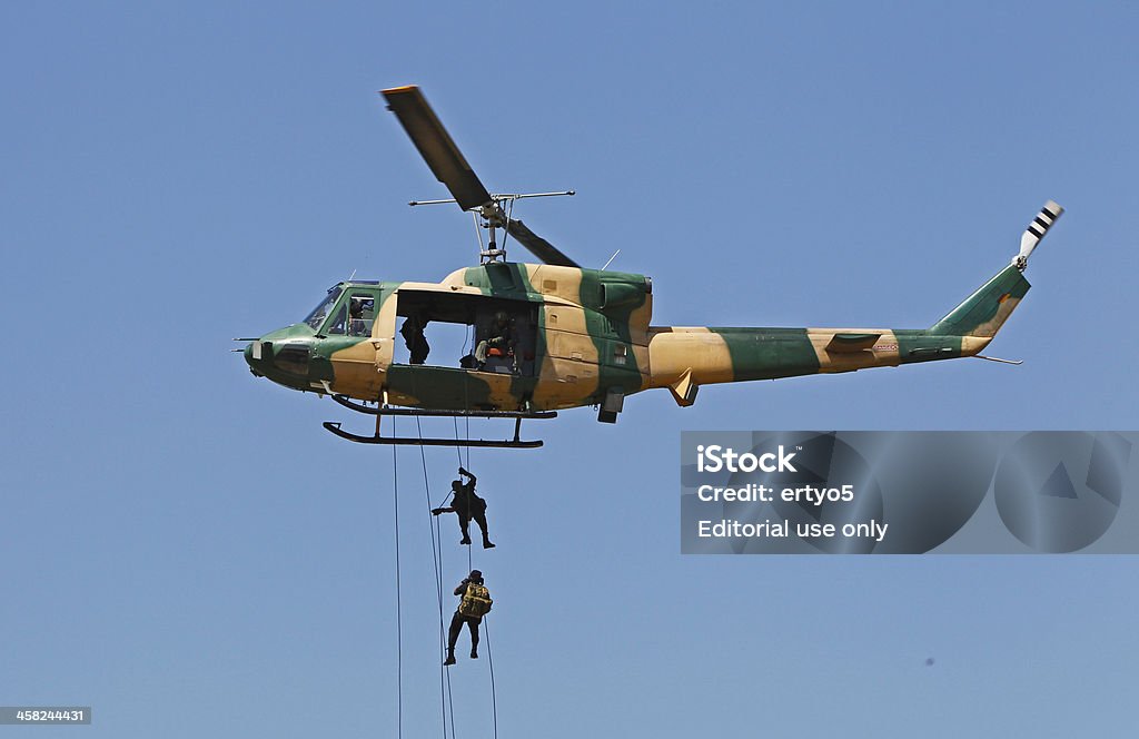 Sri Lankan Forze Armate Speciali - Foto stock royalty-free di Bell Helicopter