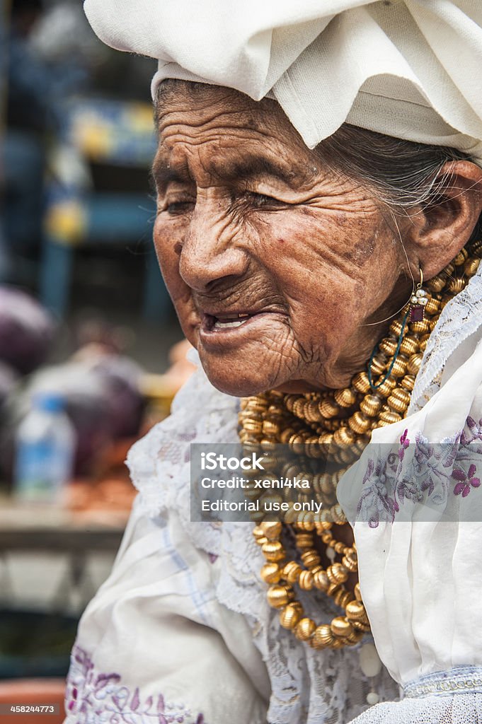 Ecuador Otavalo indische Frau - Lizenzfrei Aktiver Senior Stock-Foto