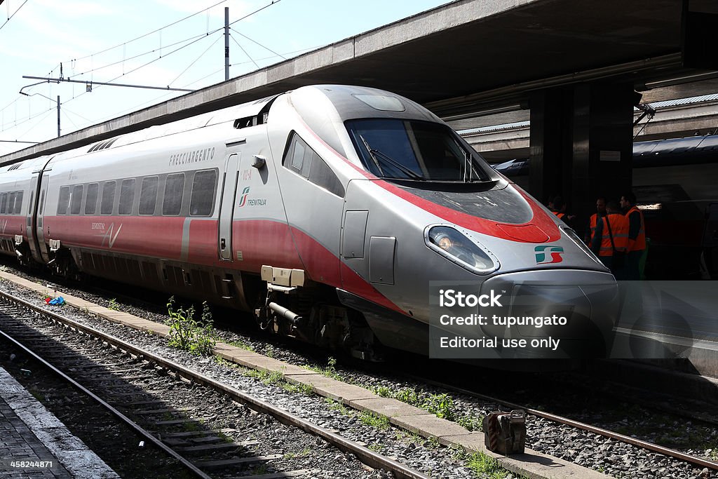 Trenitalia train rapide - Photo de Couleur argentée libre de droits