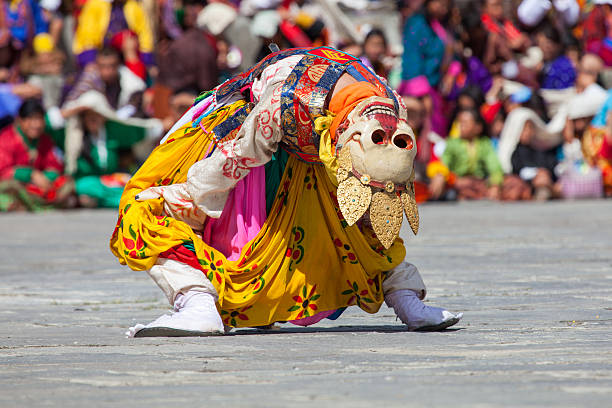 Cтоковое фото Традиционные танцы на фестиваль в Timphu-дзонг