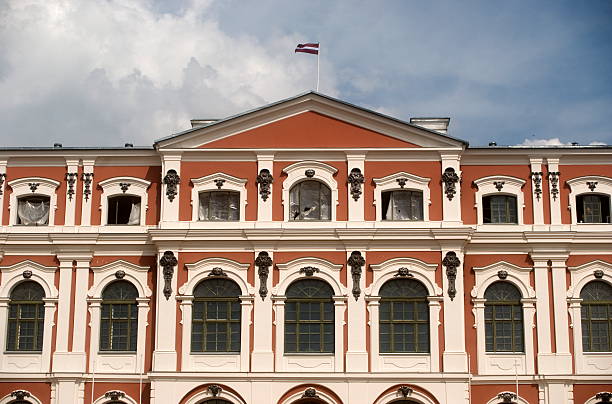 palácio barroco, jelgava, letônia - jelgava - fotografias e filmes do acervo