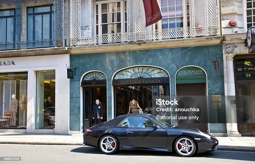 Porsche garé près de Bottega Veneta magasin, Londres, Royaume-Uni - Photo de Angleterre libre de droits