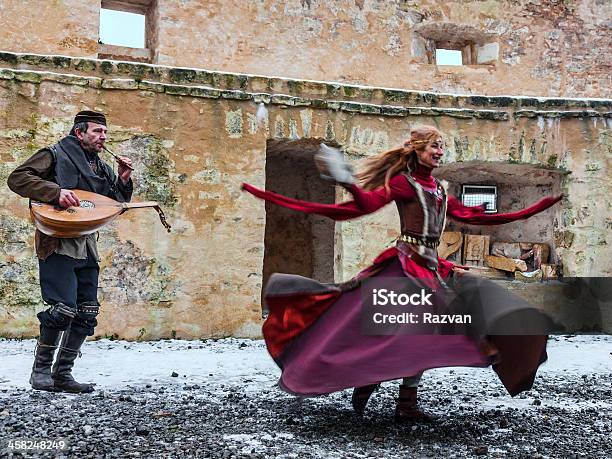 Foto de Artista Medieval e mais fotos de stock de Medieval - Medieval, Músico, Adulto