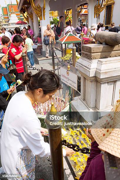 Foto de Diferentes Culturas E Passeios Turísticos e mais fotos de stock de Adulto - Adulto, Bangkok, Budismo