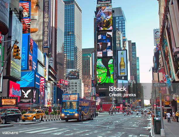 Praça De Tempo De Cidade De Nova Iorque - Fotografias de stock e mais imagens de Ao Ar Livre - Ao Ar Livre, Arquitetura, Broadway - Manhattan