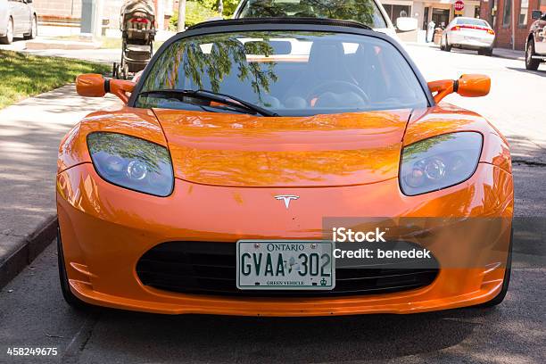 Tesla Roadster Спортивный Автомобиль — стоковые фотографии и другие картинки 2010 - 2010, 2013, Tesla Motors