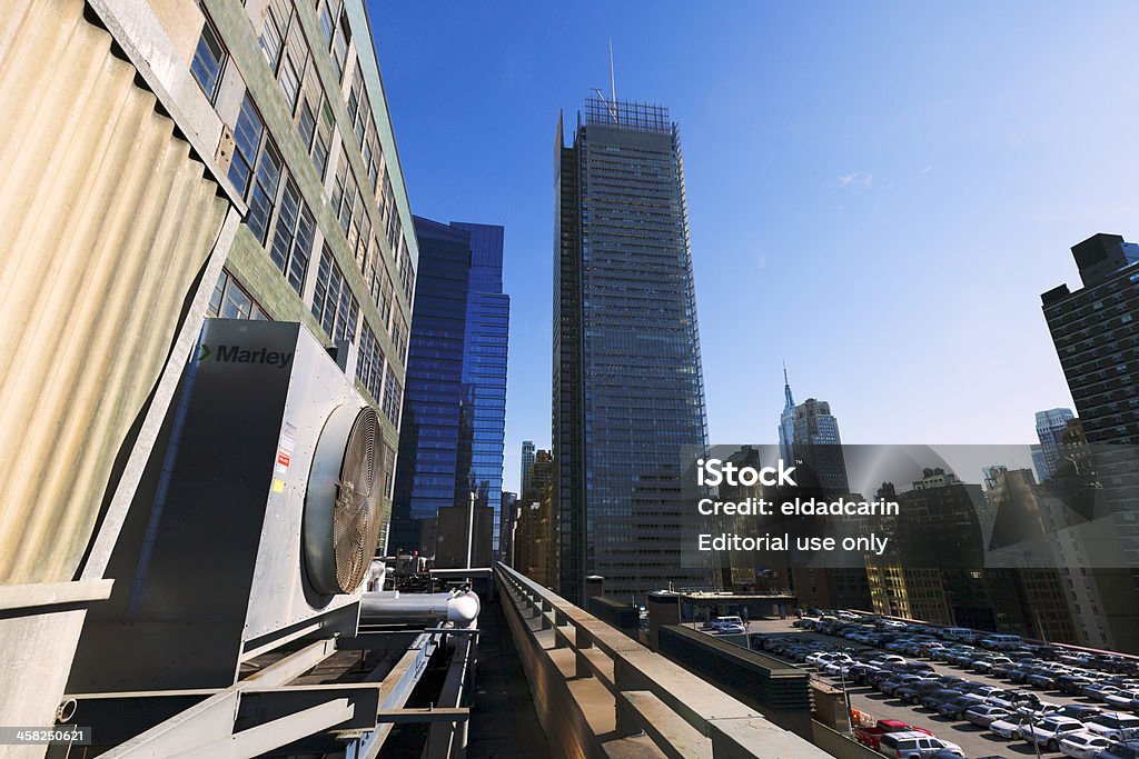 Port Authority, située sur le toit et les gratte-ciel de Manhattan de New York, Climatisation - Photo de 42ème rue libre de droits