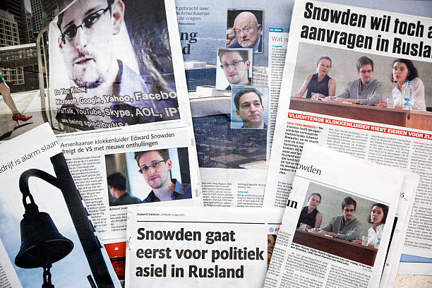 edward snowden # 1 xxxl - sheremetyevo foto e immagini stock