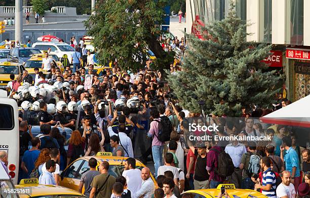 Protestów W Turcji - zdjęcia stockowe i więcej obrazów 2013 Protests in Turkey - 2013 Protests in Turkey, AKP, Aktywista