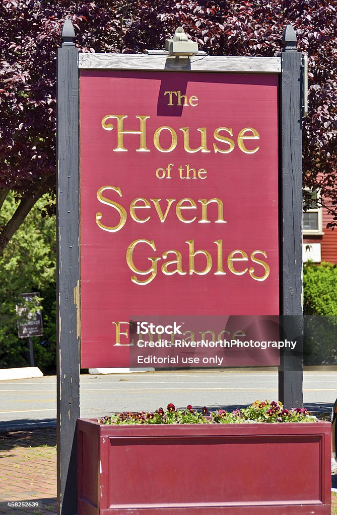 Casa di Seven Gables - Foto stock royalty-free di Composizione verticale