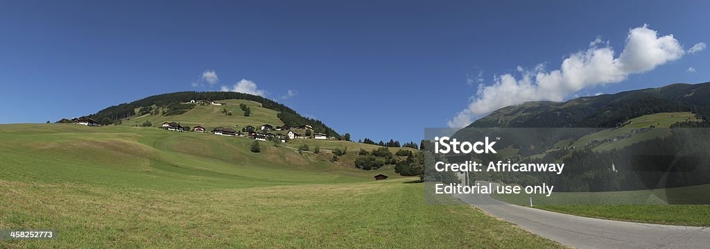 Panorama de Oberried, Tirol Oriental, Tirol, Áustria - Foto de stock de Agricultor royalty-free