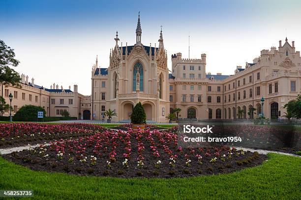 Castillo De Lednice Foto de stock y más banco de imágenes de Aire libre - Aire libre, Antiguo, Arquitectura