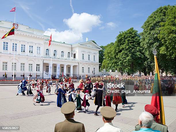 Estado Do Dia Da Lituânia Vilnius - Fotografias de stock e mais imagens de Festival tradicional - Festival tradicional, Lituânia, Verão