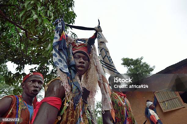 African Mężczyzn - zdjęcia stockowe i więcej obrazów Kobiety - Kobiety, Senegal, Afryka