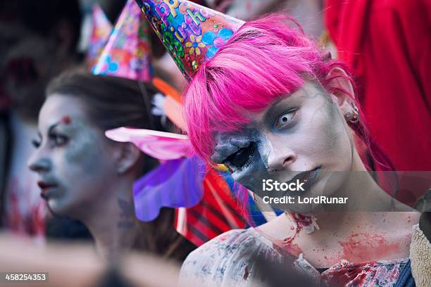 Zombie Walk En Estocolmo 2013 Foto de stock y más banco de imágenes de Acontecimiento - Acontecimiento, Adulto, Aire libre