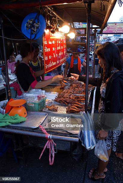 Mercato Notturno - Fotografie stock e altre immagini di Ambientazione esterna - Ambientazione esterna, Cibi e bevande, Cibo