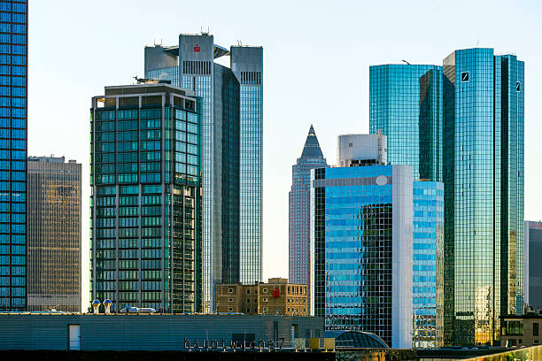 skyline with the 155 meter high twin towers deutsche bank - deutsche bank 個照片及圖片檔