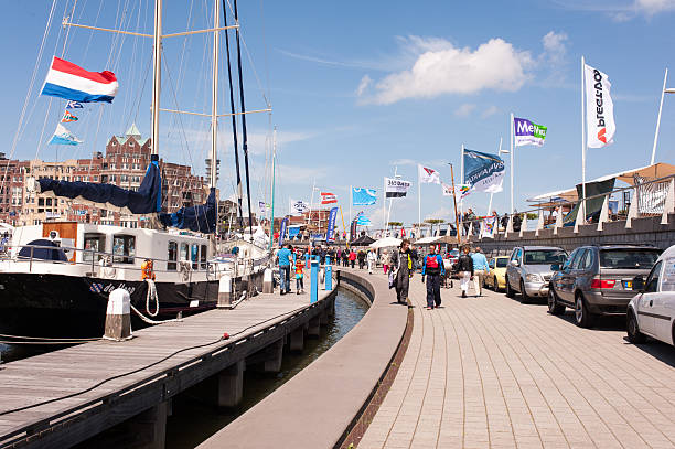 Harbor festival en windy day - foto de stock