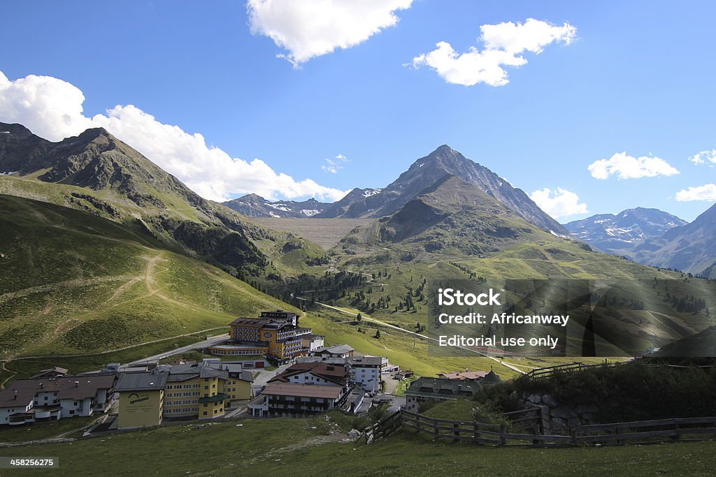 Panorama di Kühtai Village, Alto Adige, Austria - Foto stock royalty-free di Alpi