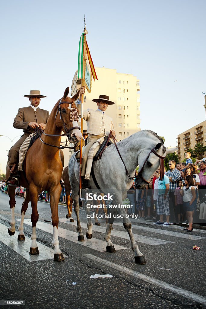 Hombres de a caballo andalús desfile de resorte - Foto de stock de Acontecimiento libre de derechos