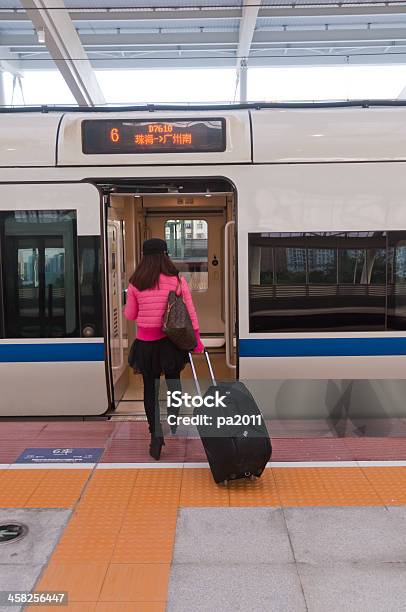 Foto de Estação Ferroviária De Zhuhai e mais fotos de stock de China - China, Serviço, Trem