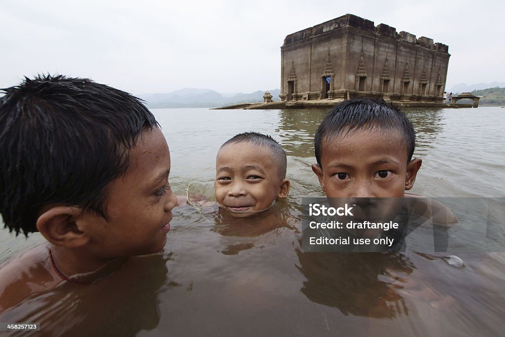 LUN-khmer/a figlio/a - Foto stock royalty-free di Acqua