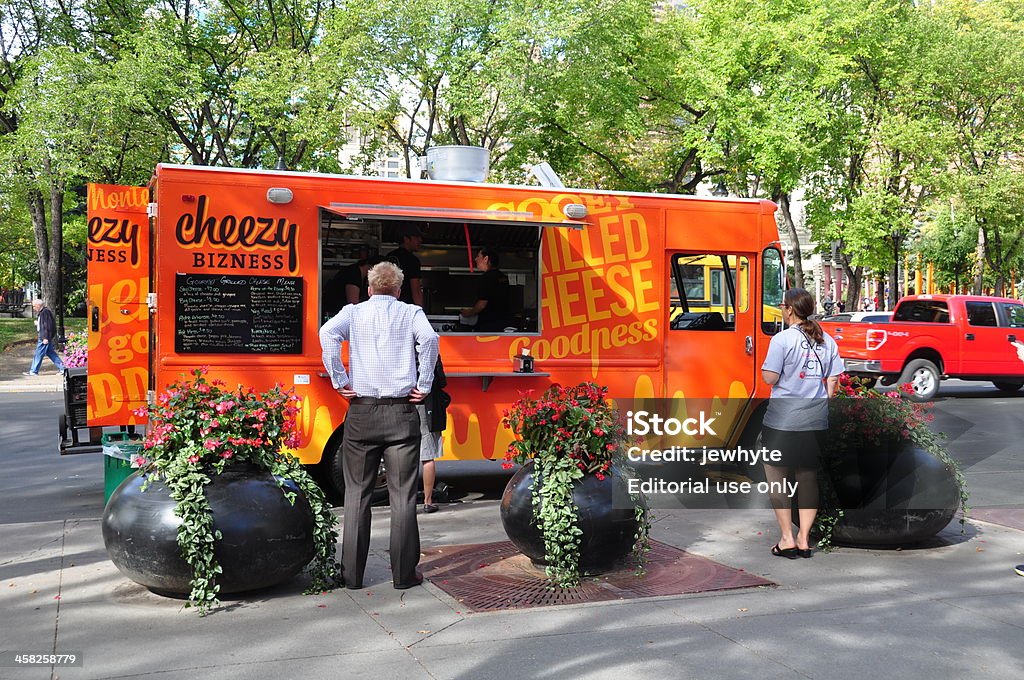 Cheezy Business food truck - Lizenzfrei Außenaufnahme von Gebäuden Stock-Foto