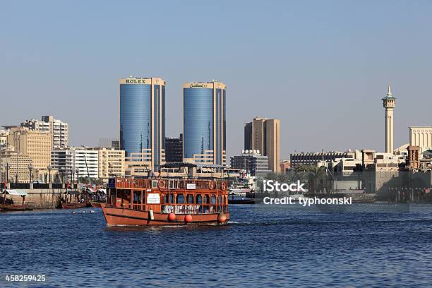 Foto de Dubai Creek e mais fotos de stock de Arábia - Arábia, Barco de passageiros, Cidade