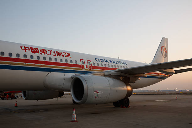 china eastern airlines airbus a320 - china eastern airlines photos et images de collection