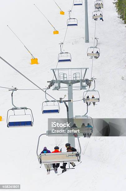 Copa Del Mundo De Esquí Bulgaria Bansko Ascensor Center Foto de stock y más banco de imágenes de Actividad