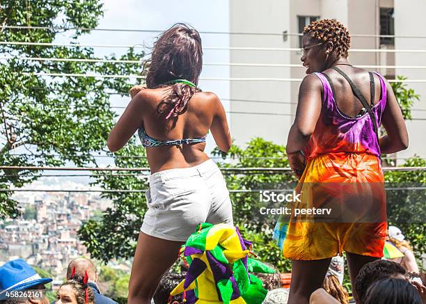 Photo libre de droit de Rue Carnaval Foule banque d'images et plus d'images libres de droit de 2013 - 2013, Adulte, Brésil