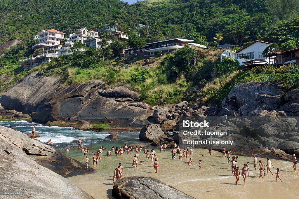 Niterói Itacoatiara Beach en la ciudad - Foto de stock de Actividad al aire libre libre de derechos