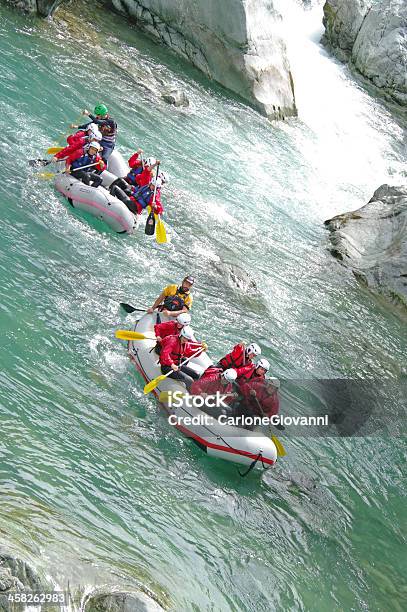 Rafting Foto de stock y más banco de imágenes de Rafting - Rafting, Accesorio de cabeza, Actividad