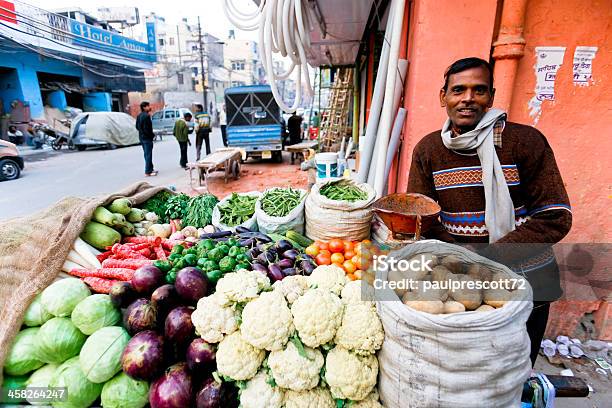 Stallholder Warzyw - zdjęcia stockowe i więcej obrazów Indie - Indie, Sprzedawca w sklepie spożywczym, Artykuły spożywcze