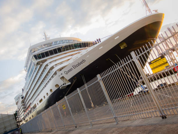 Queen Elizabeth Cunard Cruise Line - foto de acervo