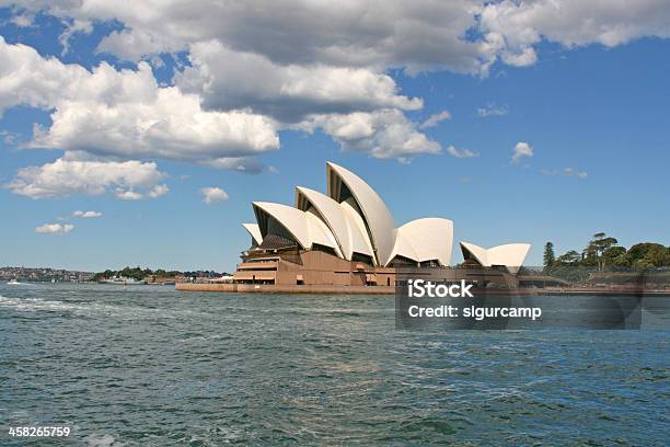 Foto de Sydney Opera House Austrália e mais fotos de stock de Arquitetura - Arquitetura, Austrália, Azul