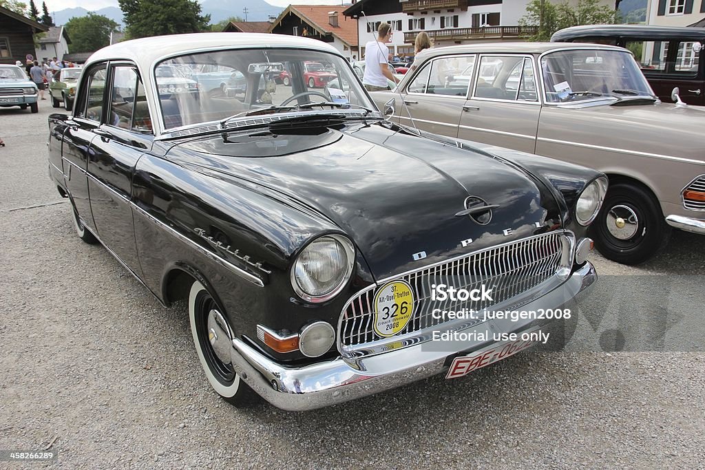 Oldtimer Opel a Kapitaen L - Foto de stock de 1950-1959 royalty-free